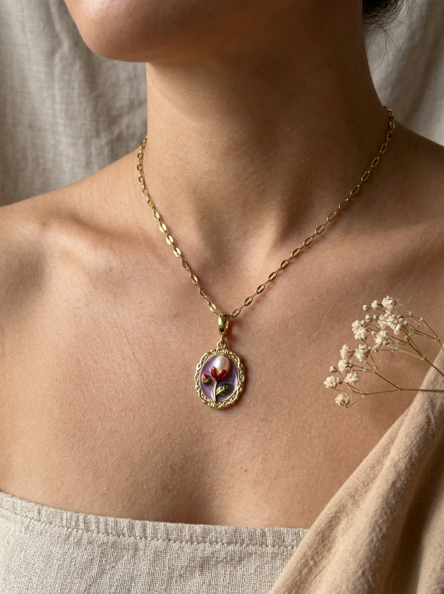 Floral Pendants for Women with Elegant Nature Inspired Style