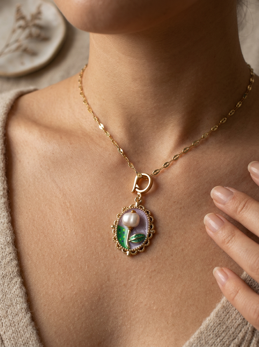 Floral Pendants for Women with Elegant Nature Inspired Style