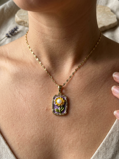 Floral Pendants for Women with Elegant Nature Inspired Style